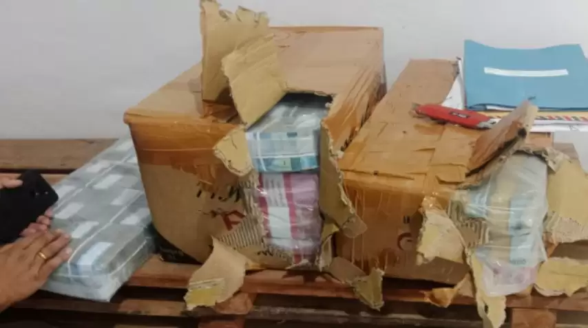 Penampakan Uang Tunai dalam Kardus, Diduga Hasil Korupsi Komoditas Timah1