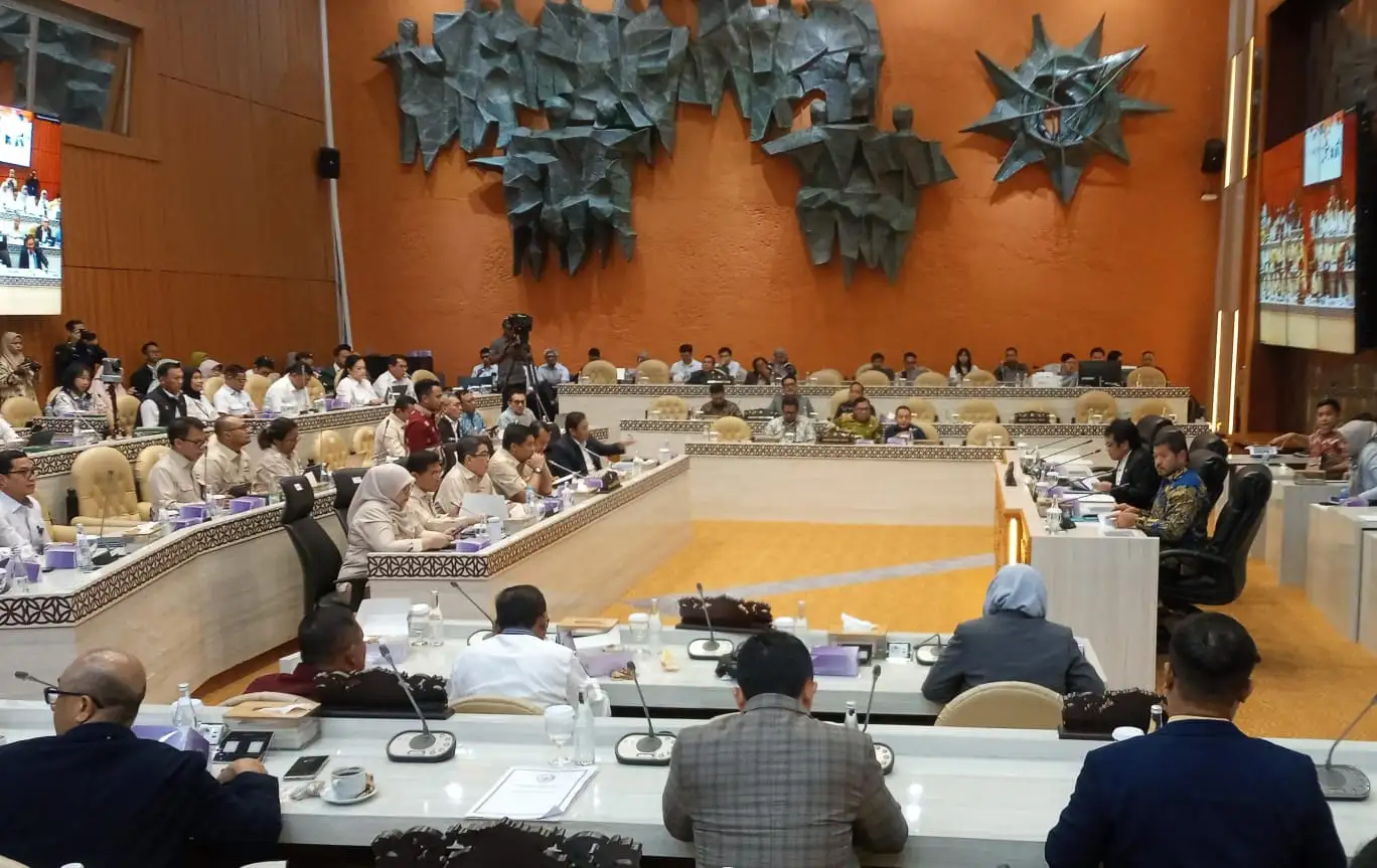 menteri-ara-raker-dengan-komisi-v-dpr
