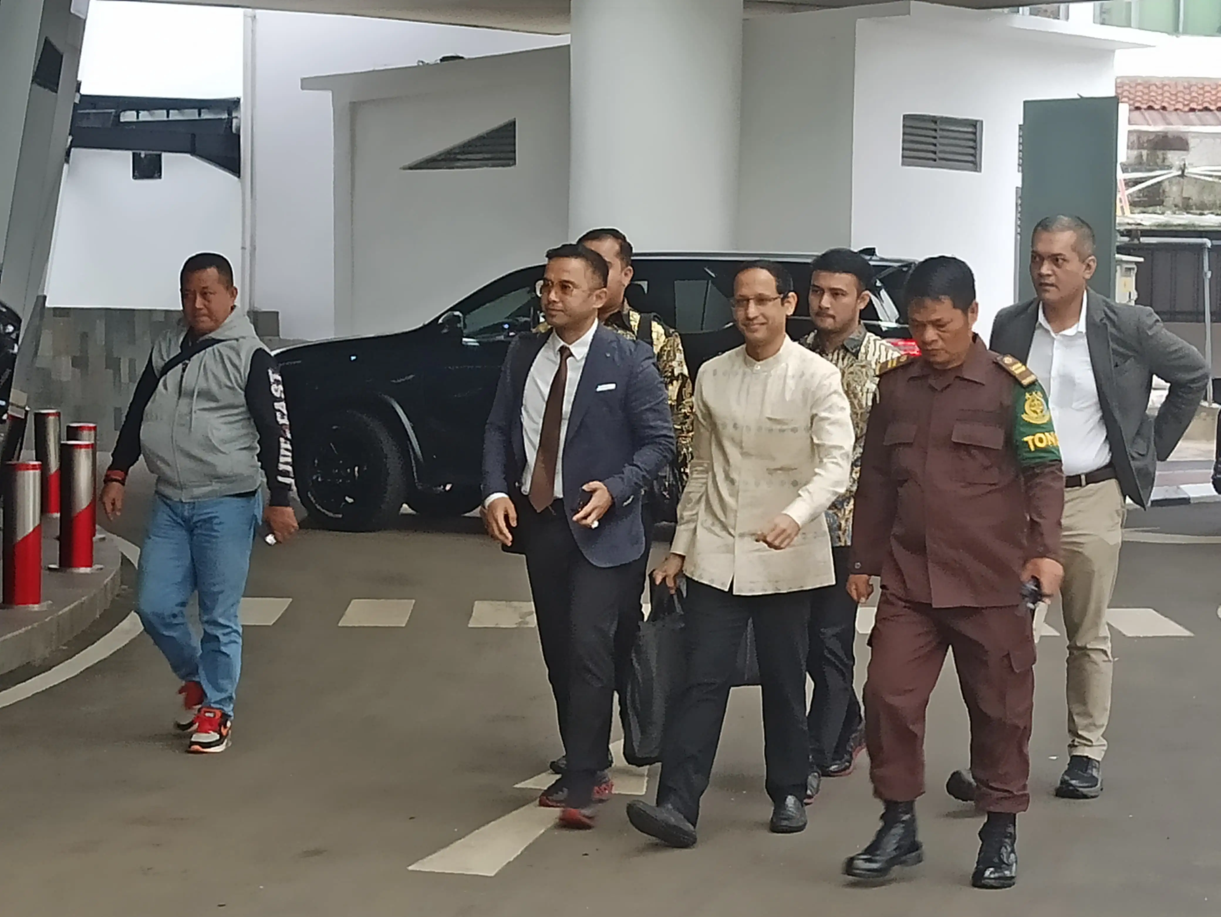 Nadiem Makarim Diperiksa Kejagung soal Korupsi Laptop Chromebook6