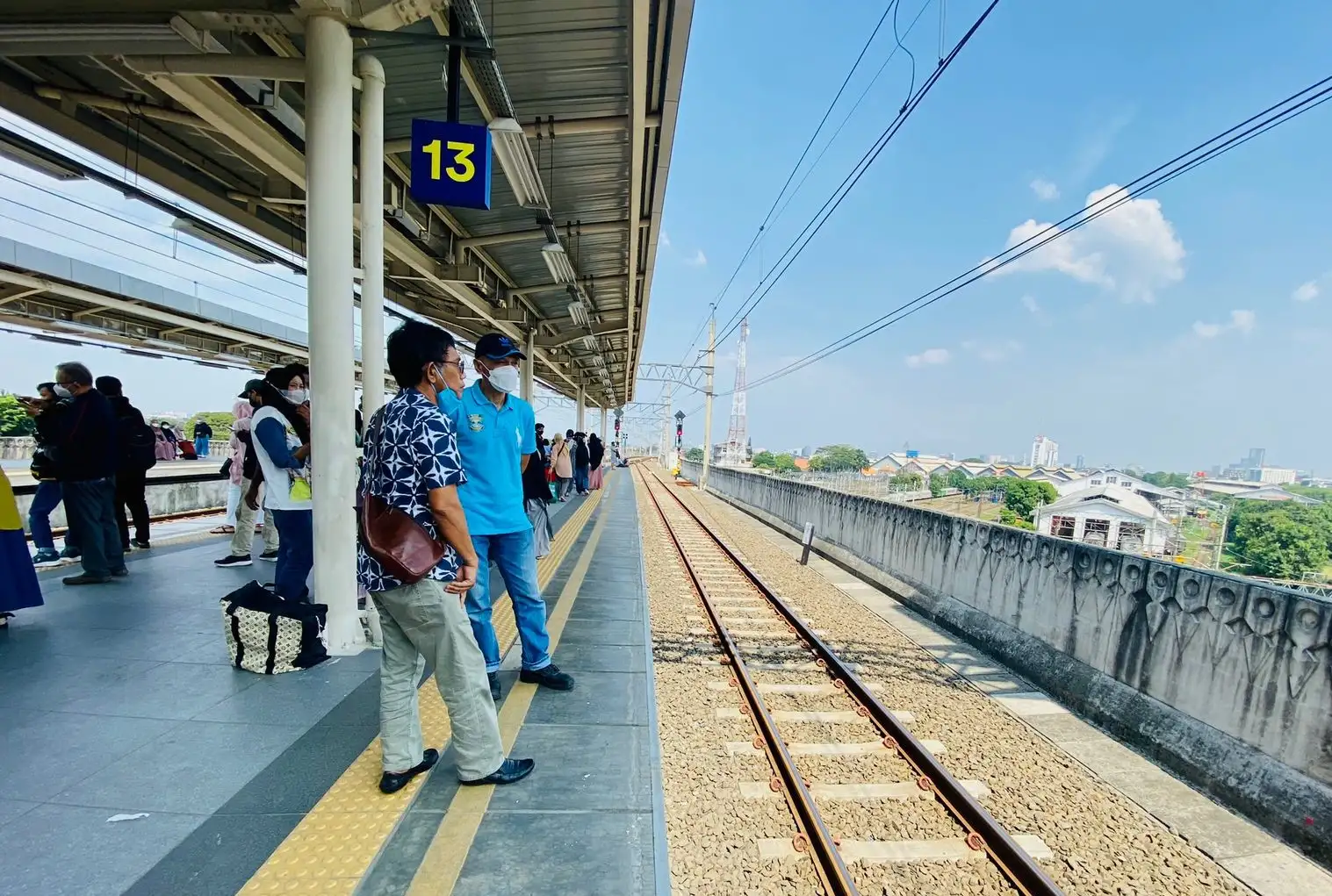 Potret Para Penumpang KRL di Jakarta5