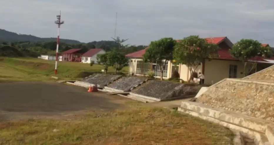 anggara-bandara-perintis-long-apung