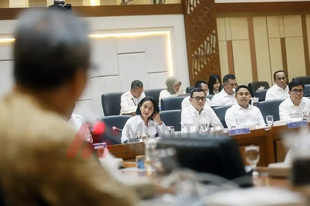 raker-komisi-ix-dpr-dengan-menteri-ppmi-bahas-perlindungan-pekerja-migran-indonesia