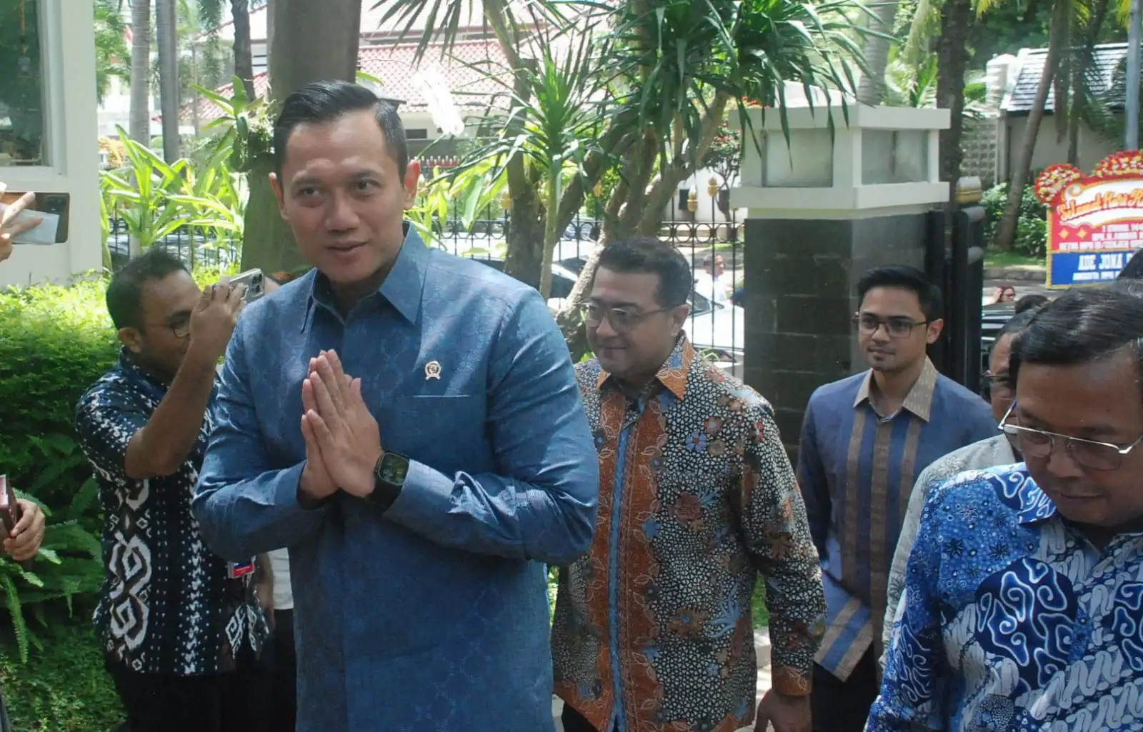 Ketua MPR Gelar Open House2