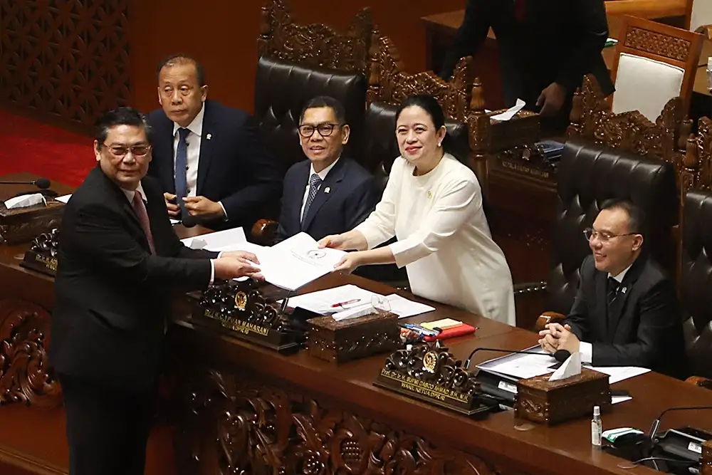 Paripurna DPR Sahkan RUU TNI Manjadi UU4