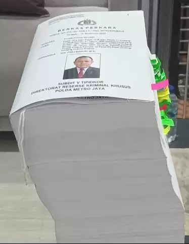 Tebalnya Berkas Pemerasan Terhadap SYL dengan Tersangka Firli Bahuri, Ketua KPK Nonaktif1