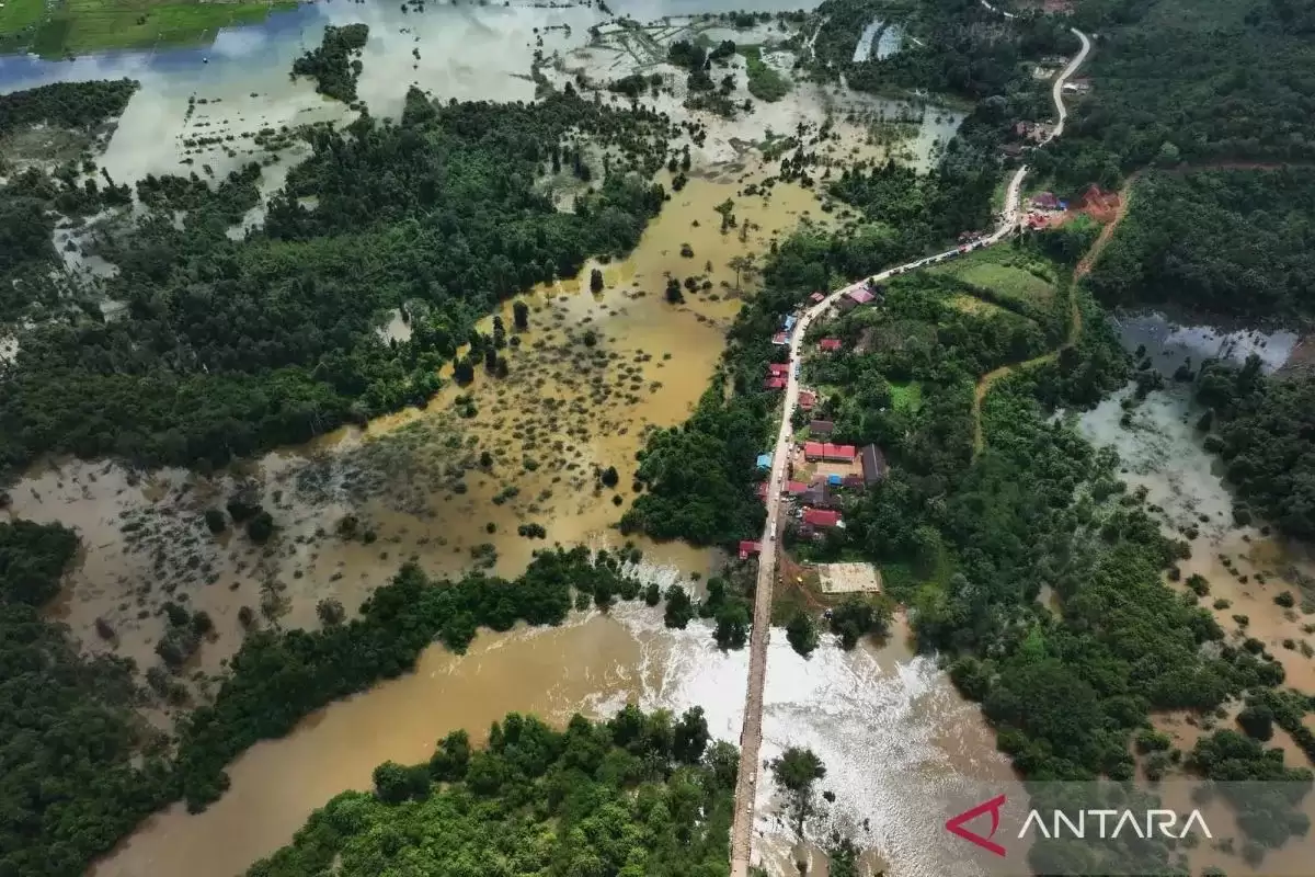banjir-bandang-rendam-rumah-warga-di-konawe-utara