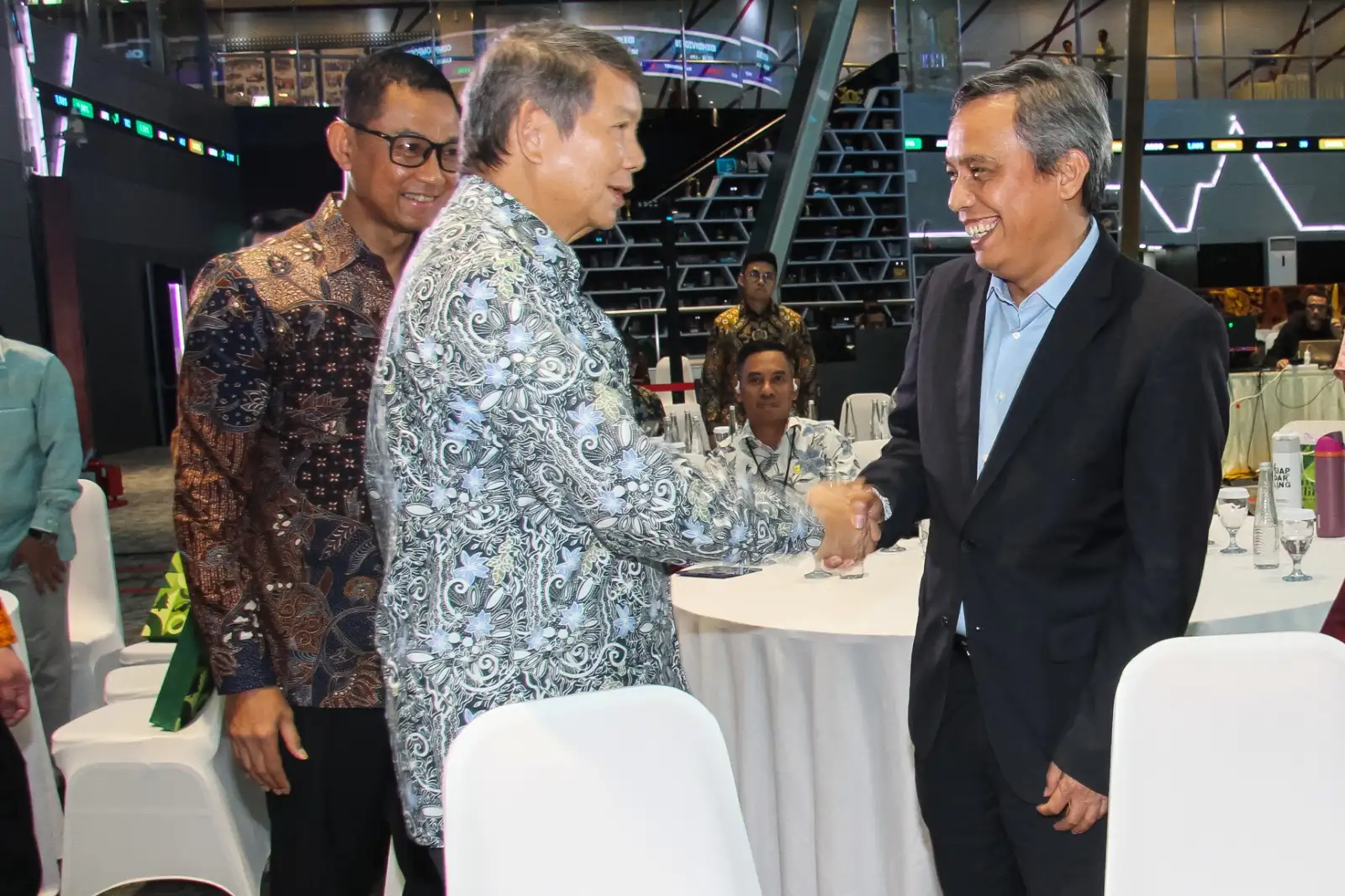 Dirut BTN Raih Penghargaan Inspirational Figure in Environmental and Social Sustainability4