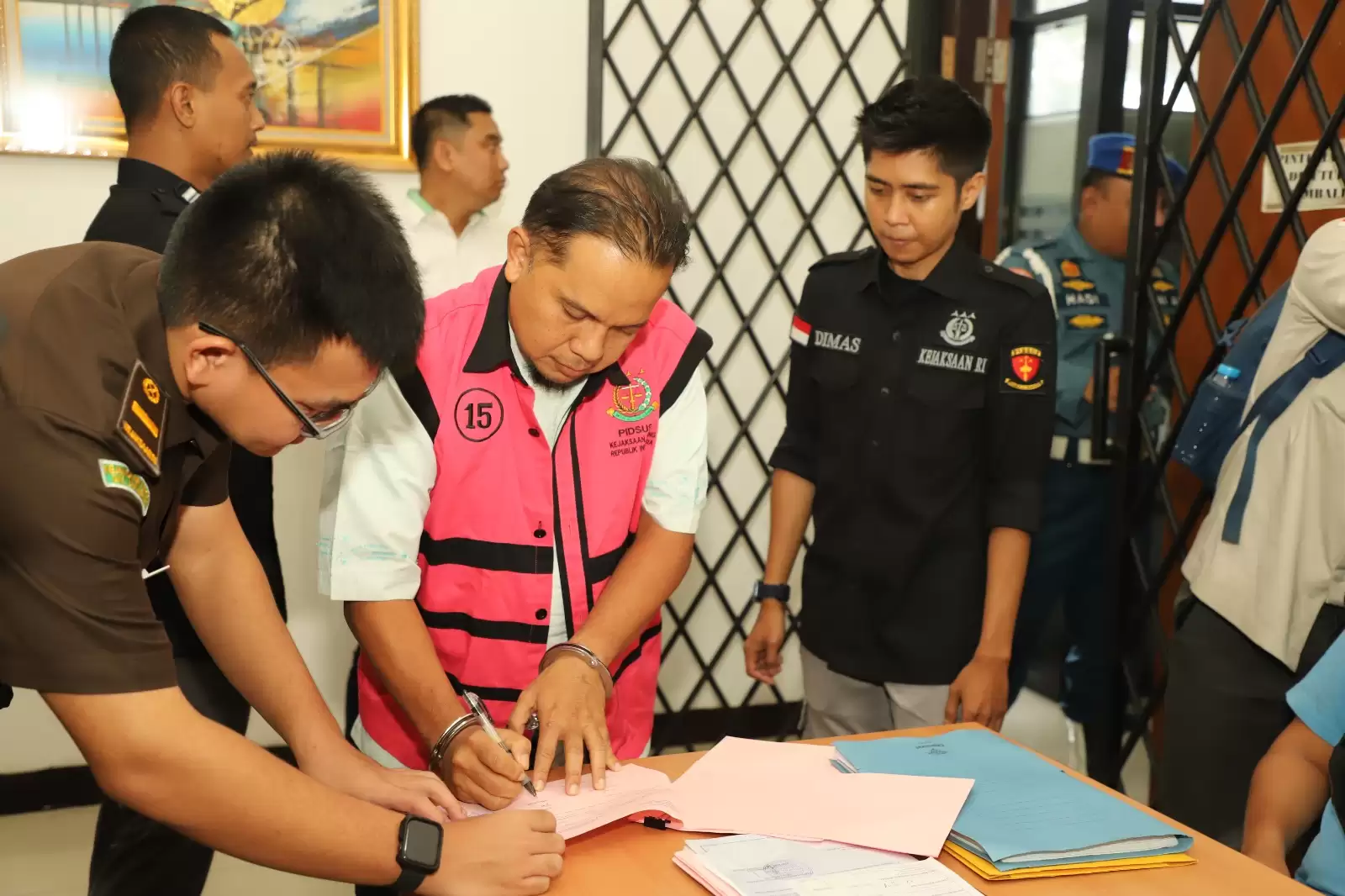 Penampakan Dua Petinggi CV VIP Usai jadi Penghuni Rutan Kejagung, Terangka Korupsi Timah5