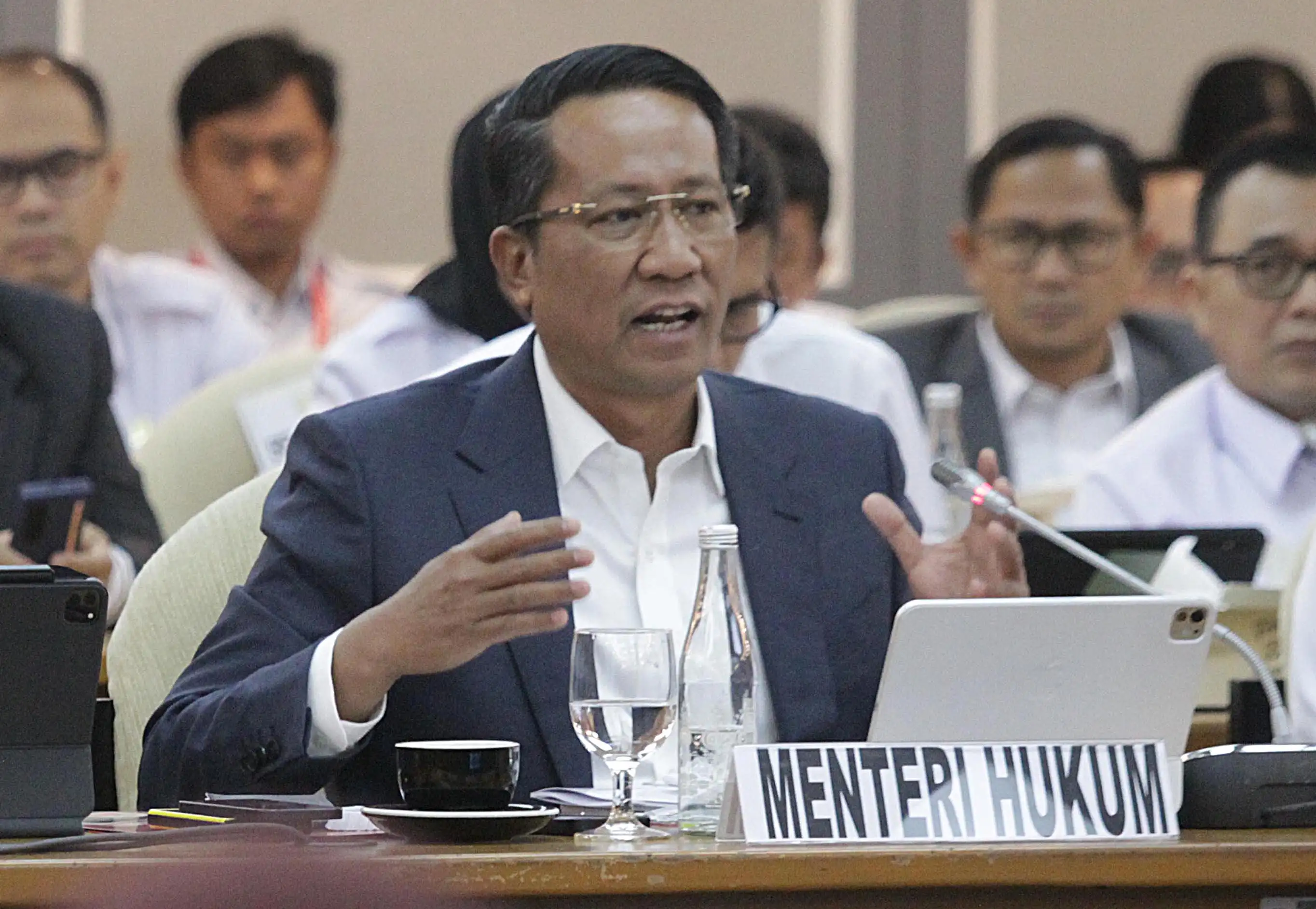 raker-komisi-xiii-dengan-menteri-hukum-bahas-program-kerja