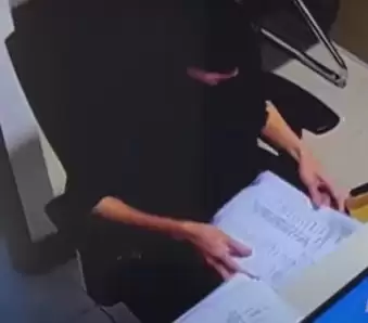 Momen Penyidik Jampidsus Periksa Artis Cantik Sandra Dewi3