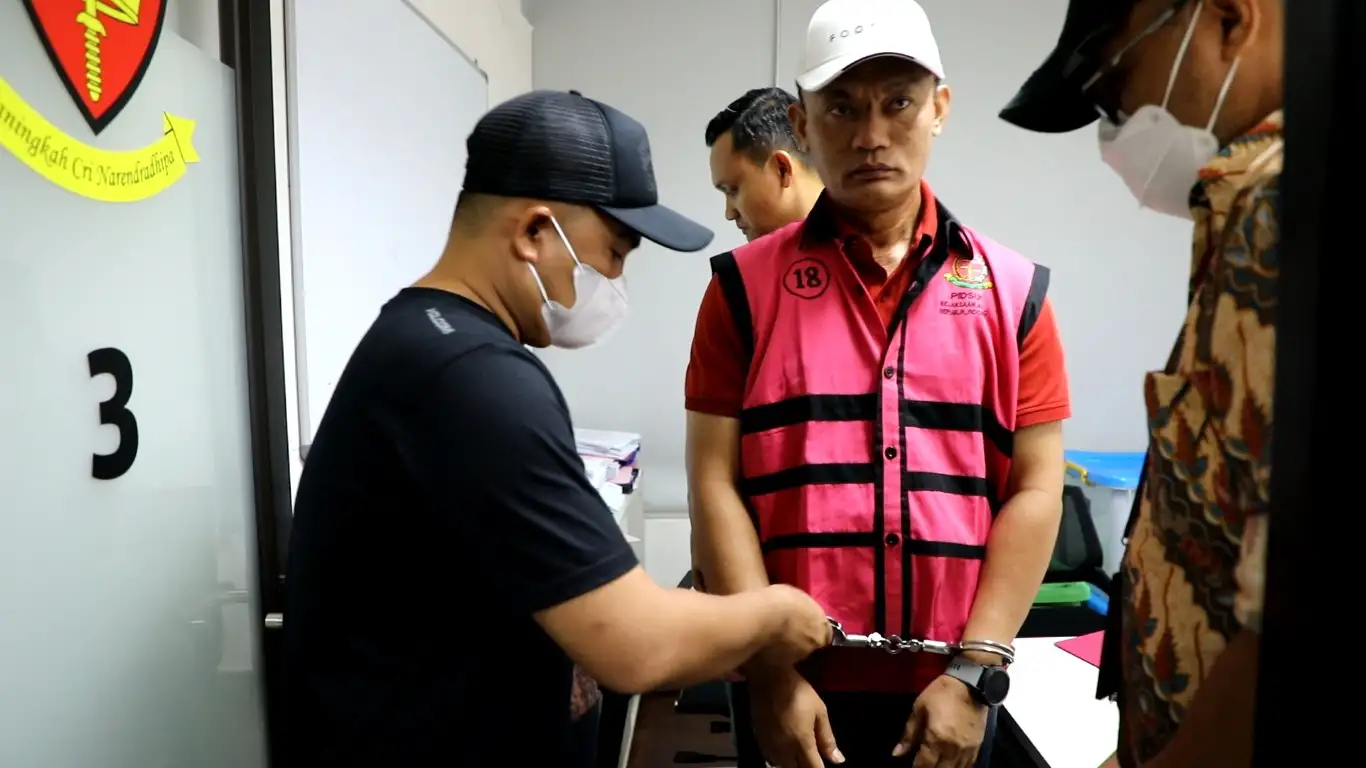 Ketua PN Jaksel Cs Tersangka Suap Rp60 Miliar6