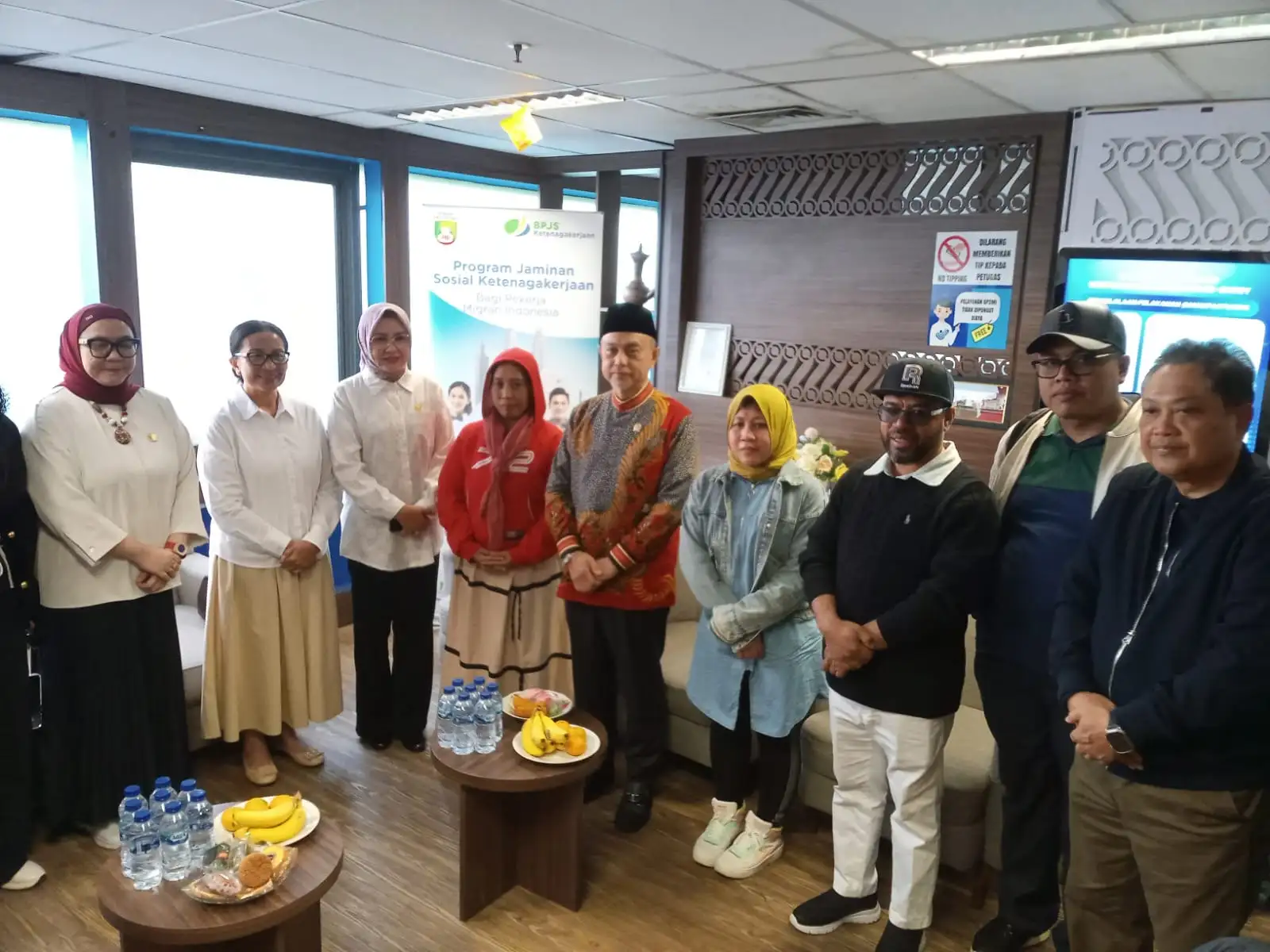 dpd-ri-bantu-fasilitasi-pemulangan-dua-pmi-non-prosedural-ke-ri