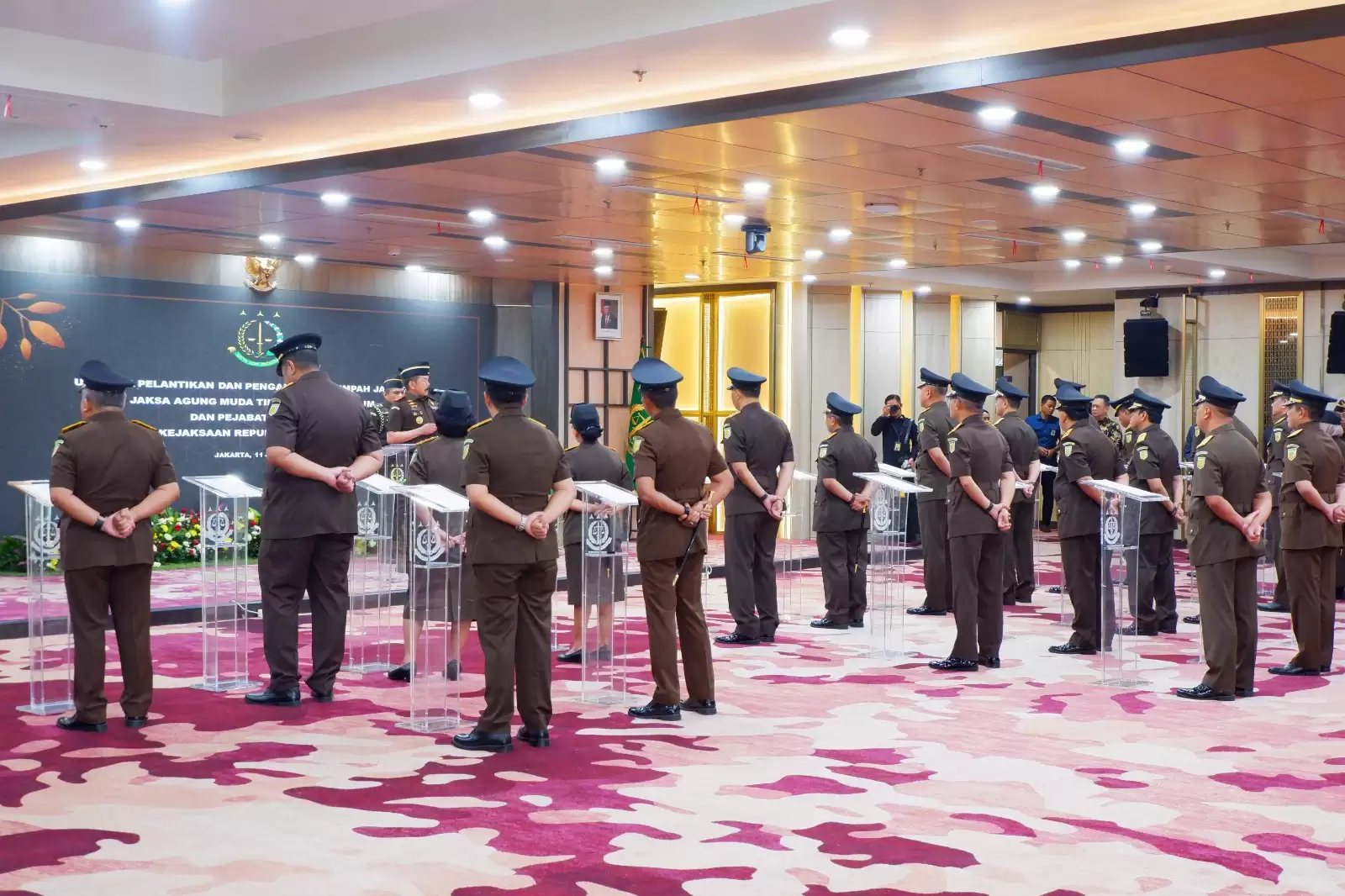 jaksa-agung-lantik-jampidum-kajati-dan-pejabat-eselon-ii