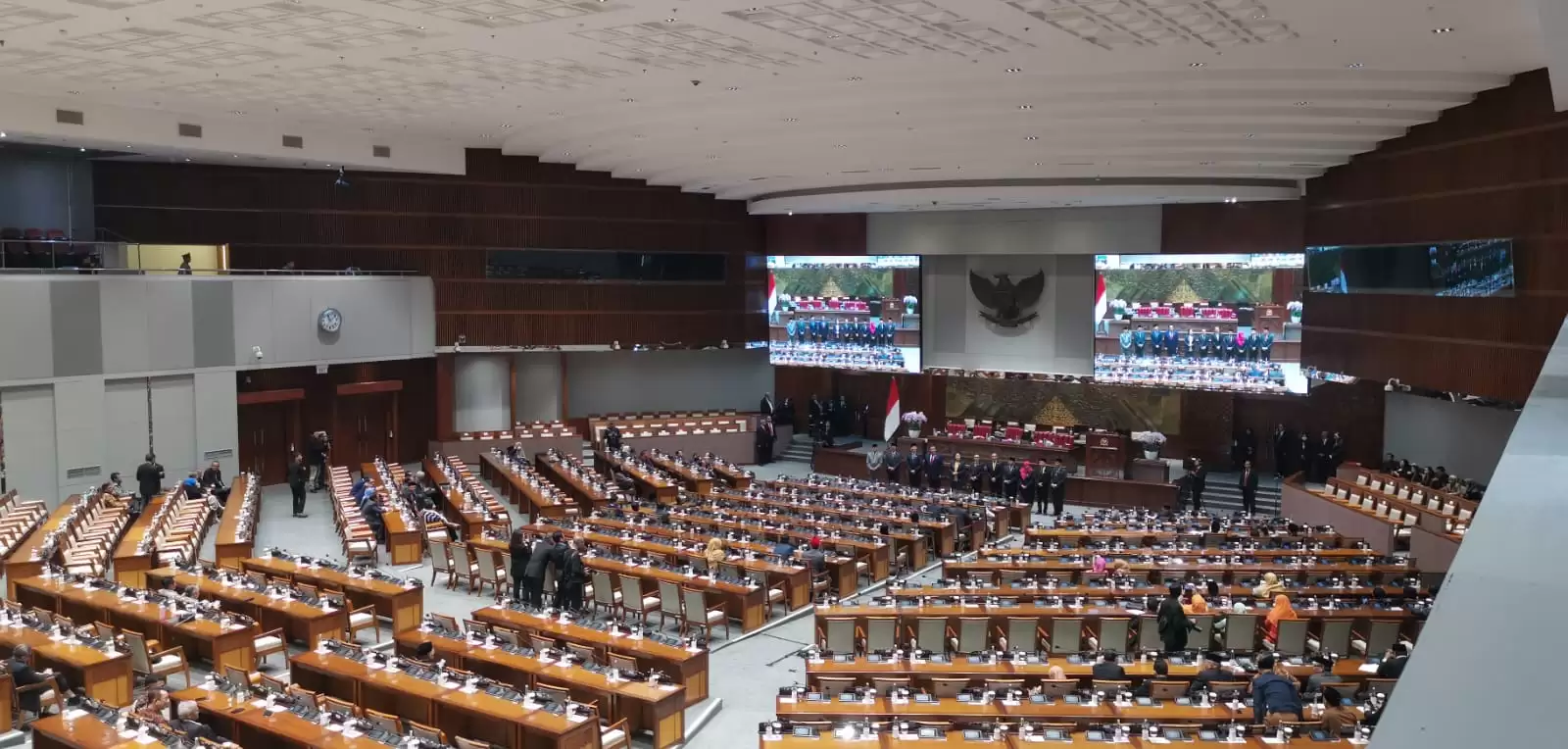 paripurna-dpr-ke-10-penutupan-masa-sidang-ii-tahun-2023-2024
