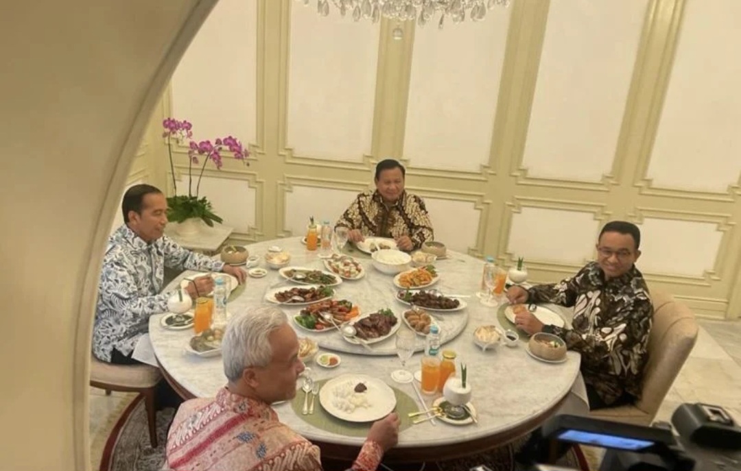 joko-widodo-makan-bareng-tiga-capres-anies-ganjar-dan-prabowo