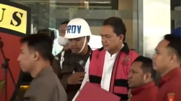 kejagung-borgol-anggota-bpk-achsanul-qosasi