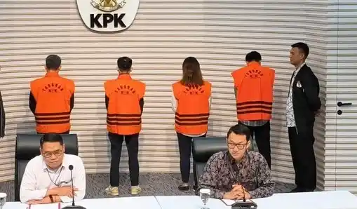 KPK kembali menahan empat tersangka kasus dugaan pemerasan pengurusan izin tenaga kerja asing (TKA) di Kementerian Ketenagakerjaan (Kemnaker), Kamis (24/7/2025).