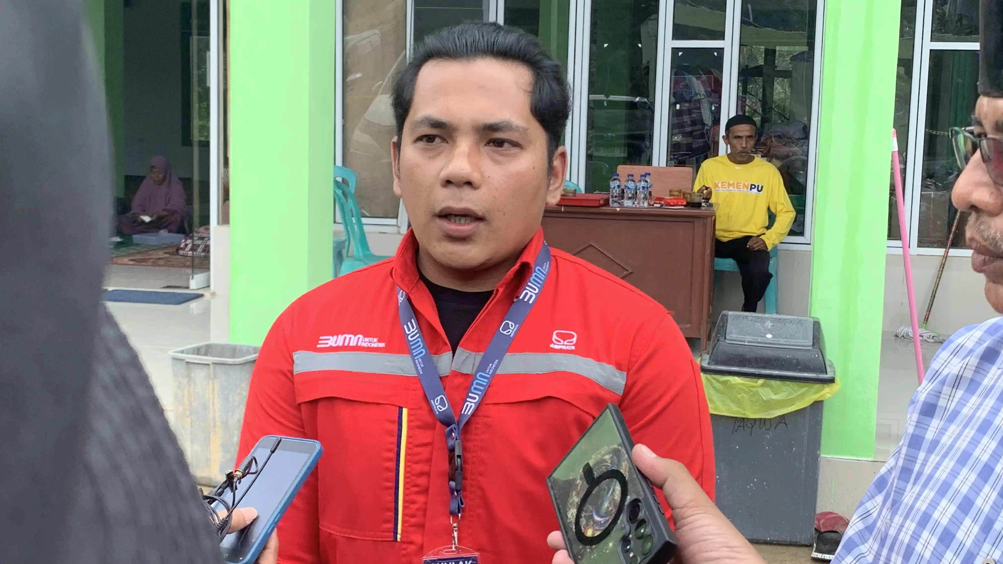 Pelaksana lapangan PT Abipraya Brantas, Ade Ibnu Yasri