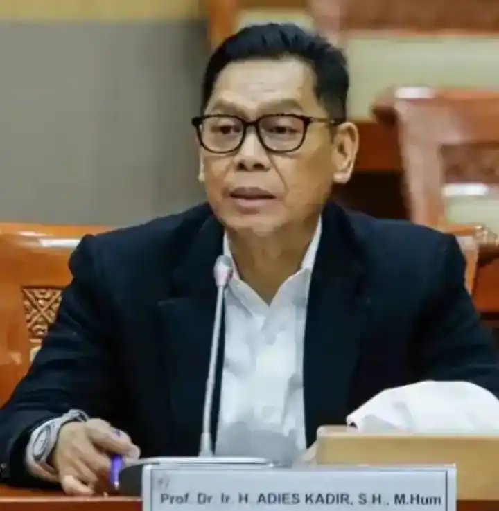 Adies Kadir mengikuti uji kelayakan dan kepatutan calon hakim Mahkamah Konstitusi di Kompleks Parlemen, Senayan, Jakarta, Senin (26/1/2026). (Foto: Dok Istimewa)