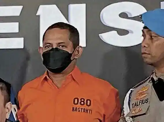 Bekas Kapolres Ngada AKBP Fajar Widyadharma Lukman Sumaatmaja (Foto: Dok MI)