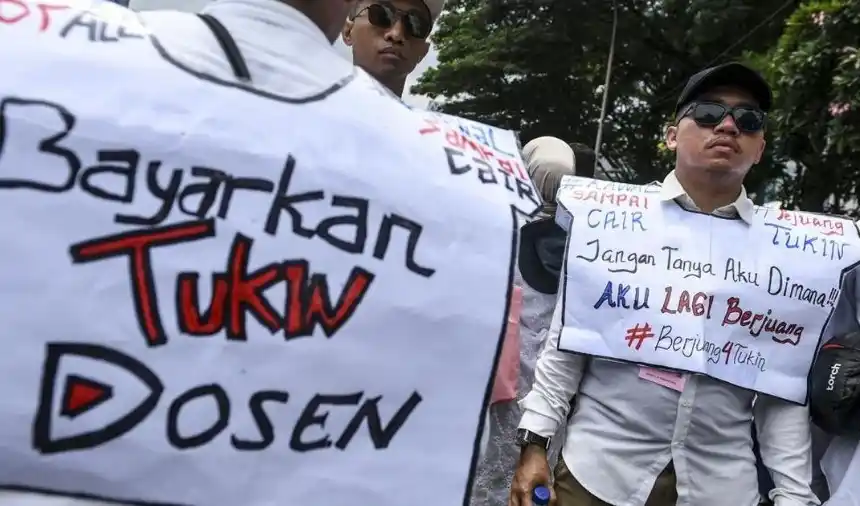 Aliansi Dosen ASN Menggelar Aksi di Kawasan Patung Kuda Jakarta, Senin (3/2/2025) (Foto: Repro)