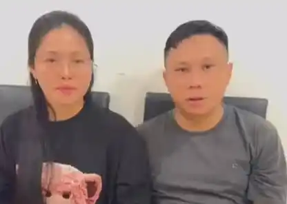 Anggota DPRD Gorontalo dari Fraksi PDI Perjuangan, Wahyudin Moridu (kanan) didampingi dengan Istri meminta maaf atas perkataanya dalam sebuah rekaman video yang viral diberbagai media sosial (medsos) (Foto: Tangkapan Layar)