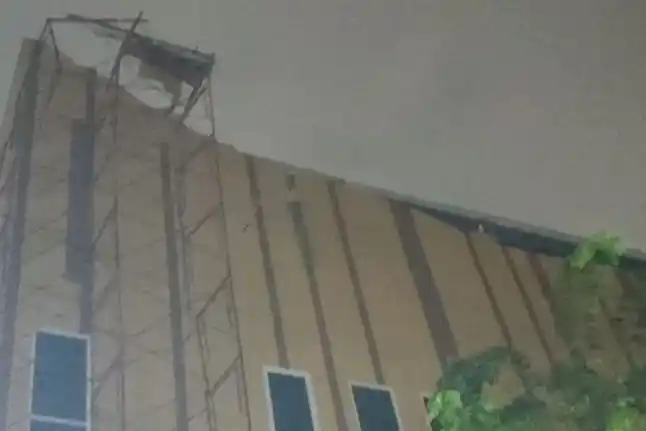 Atap GOR Kemayoran Ambruk [Foto: BPBD DKI Jakarta]