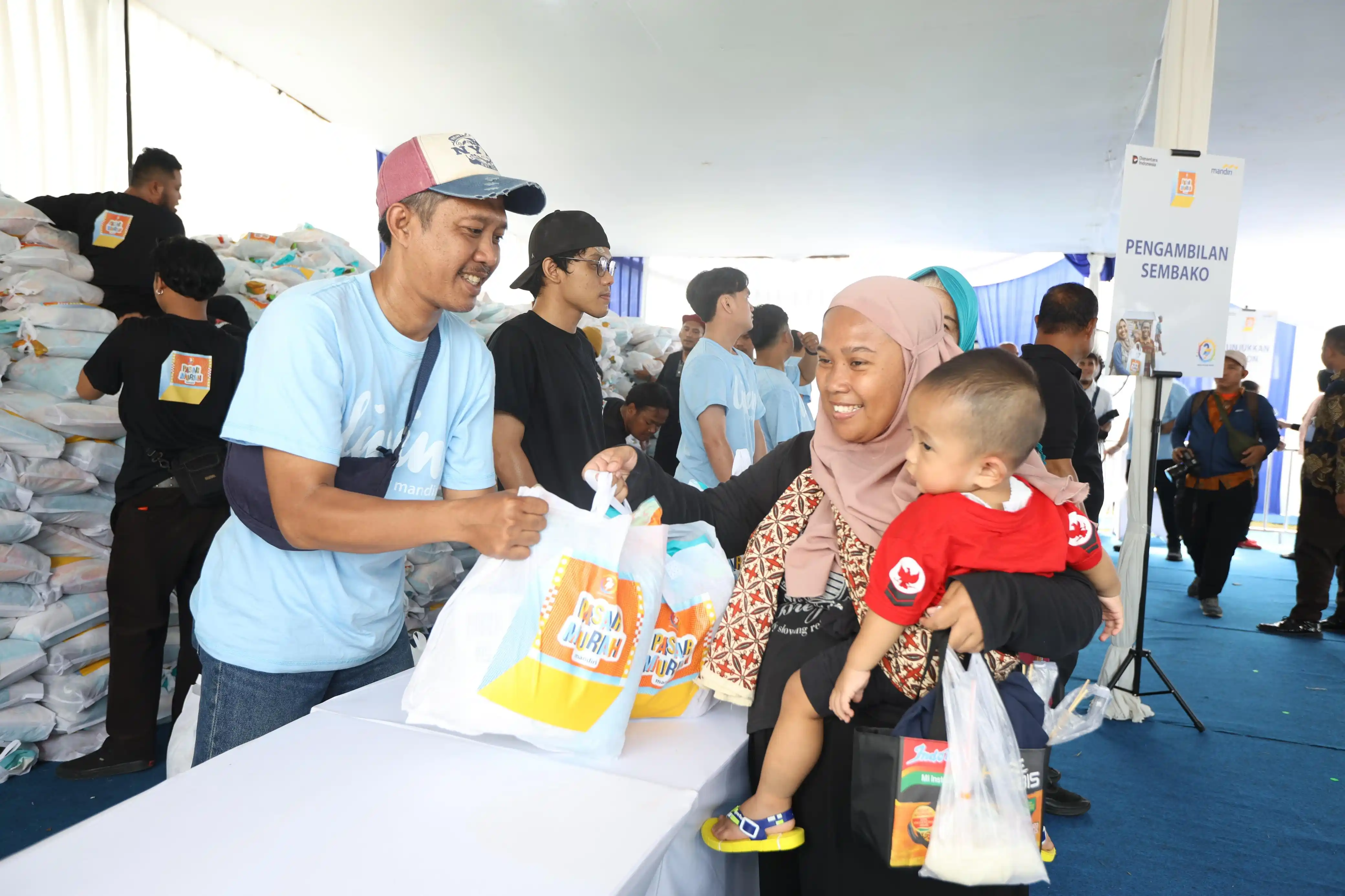 Bank Mandiri Gelar Pasar Murah di Nawasena [Foto: Doc. Mandiri]
