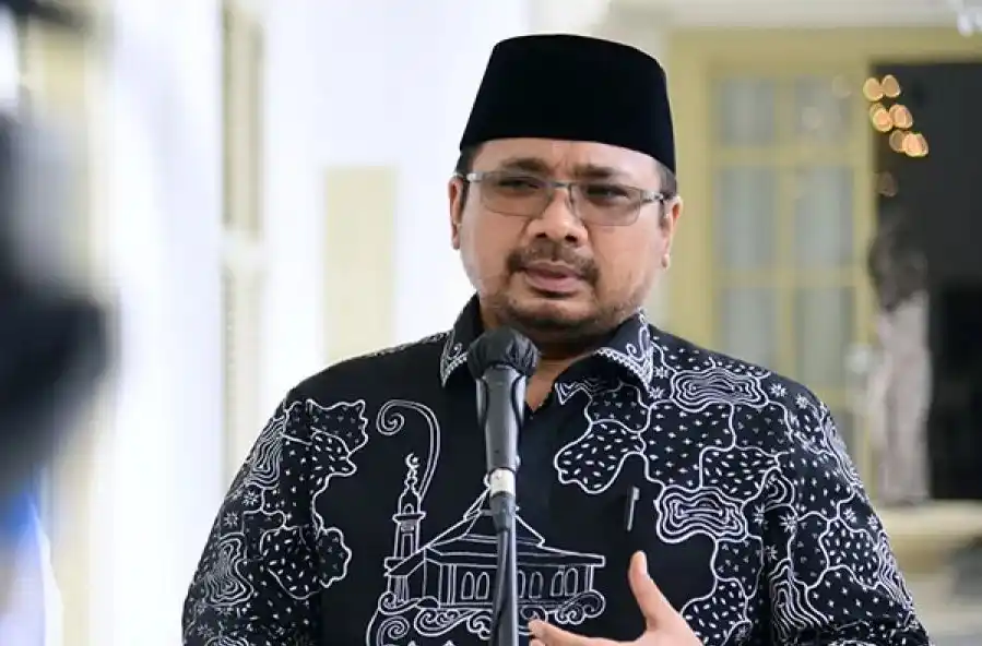 Menteri Agama (Menag) Yaqut Cholil Qoumas usai rapat terbatas terkait penanganan penyakit mulut dan kuku (PMK) pada hewan ternak di Tanah Air,di Istana Kepresidenan Bogor, Jawa Barat, Kamis (23/6/2022).