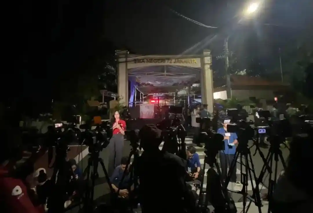 Suasana di depan SMAN 72 Jakarta (Foto: Dok MI/Adelio Pratama)