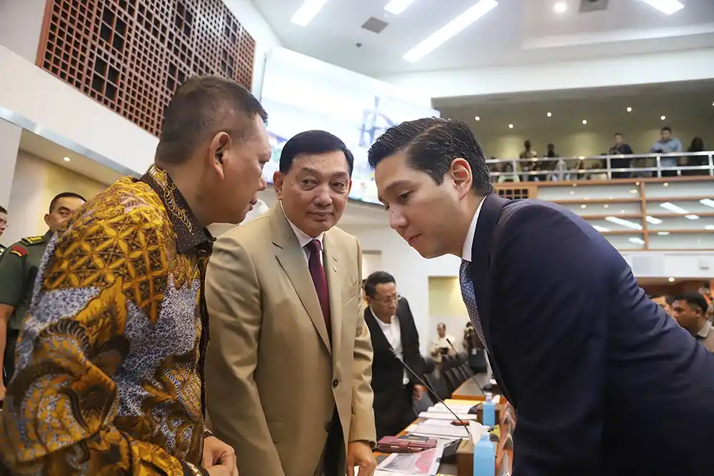 Wakil Ketua Komisi I DPR RI dari Fraksi Partai Gerindra Budisatrio Djiwandono bersama Menteri Pertahanan, Sjafrie Sjamsoeddin (istimewa)