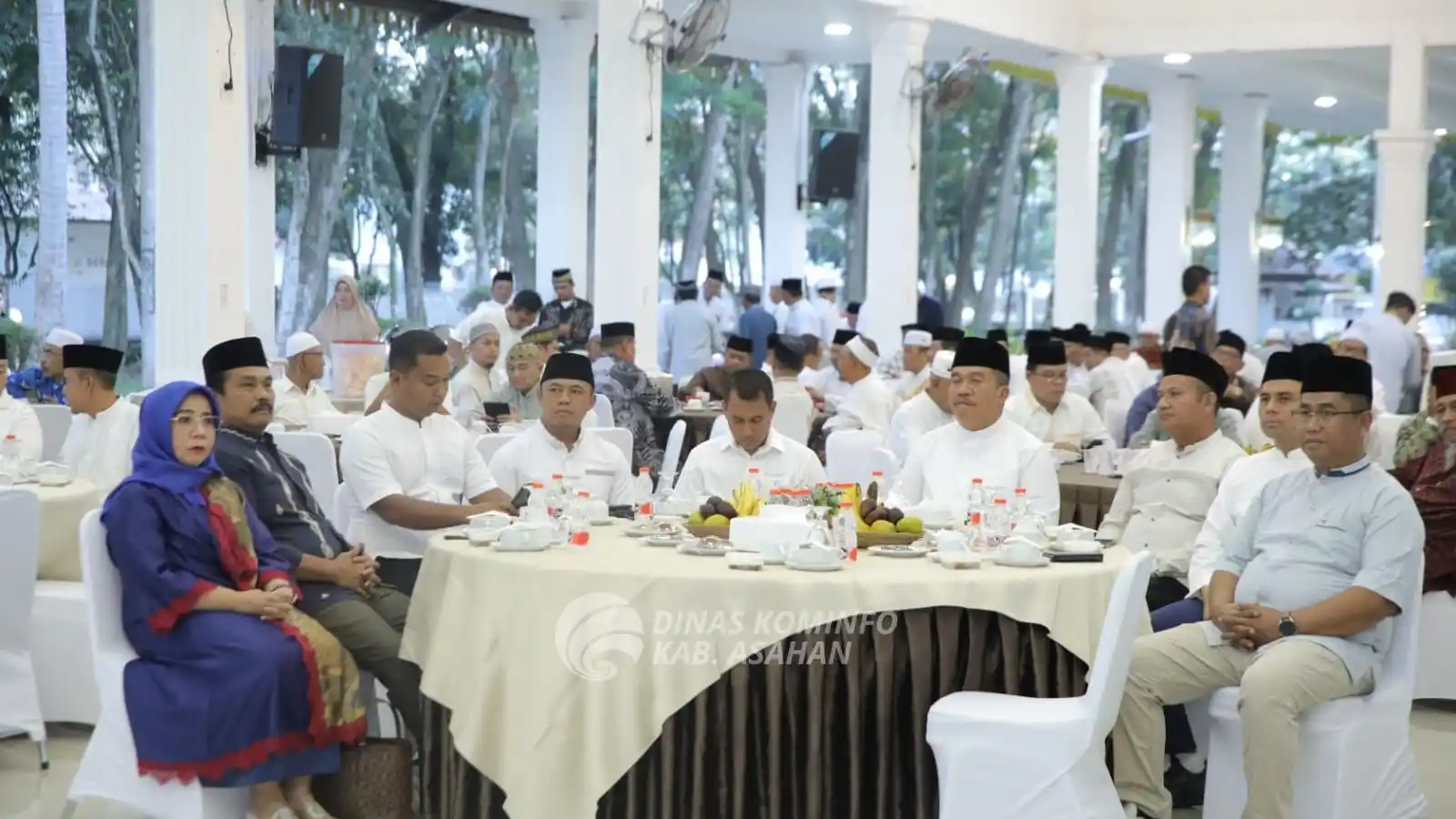 emerintah Kabupaten Asahan Melaksanakan acara buka puasa bersama dengan tim safari ramadan yang bertempat di Pendopo Rumah Dinas Bupati Asahan, Rabu (5/3/2025).