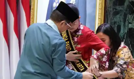 Gubernur Jakarta, Pramono Anung melantik istrinya, Endang Nugrahani sebagai Bunda Pendidikan Anak Usia Dini (PAUD) provinsi Jakarta tahun 2025 di Balai Agung, Balai Kota Jakarta, Jumat (12/9/2025). [Foto: Doc. Pemprov Jakarta]