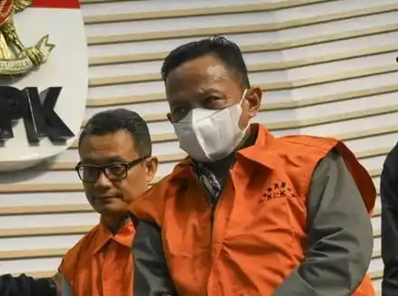 Bupati Situbondo, Karna Suswandi (KS) dan Kepala Dinas Pekerjaan Umum Penataan Ruang (PUPR) Eko Prionggo Jati (EPJ) (Foto: Dok MI/An)