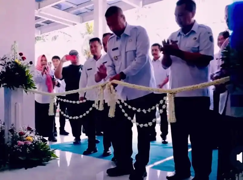 Bupati Tulungagung Gatut Sunu Wibowo saat meresmikan dua fasilitas baru di RSUD dr. Iskak, Rabu (2/7), (Foto: Dok/JK-MI)