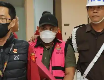 M. Adhiya Muzakki (MAM) mengenakan rompi tahanan Kejagung (Foto: Dok MI/Aswan)