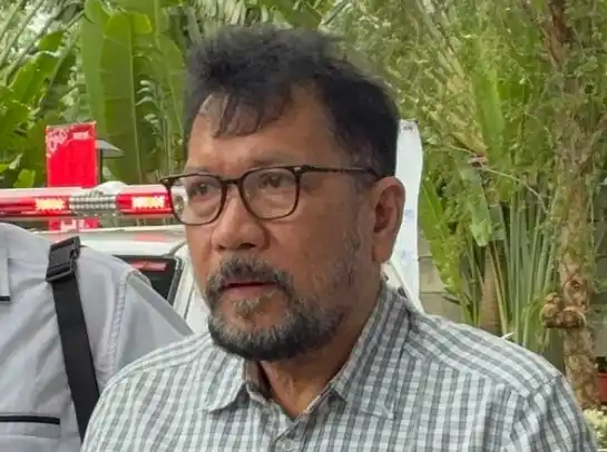 Zarof Ricar memenuhi panggilan KPK pada Senin (15/12/2025) (Foto: Dok MI/Adelio Pratama)