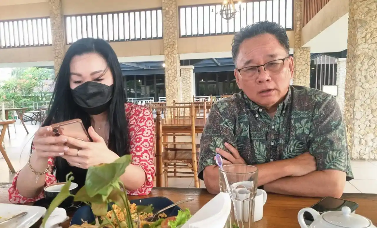 Viral di media sosial (medsos) Direktur Operasional PT G70 Asia diterpa dugaan perselingkuhan dengan seorang wanita diduga masih memiliki suami. Keduanya kepergok di Putri Duyung Cottage Ancol. (Foto: Istimewa)