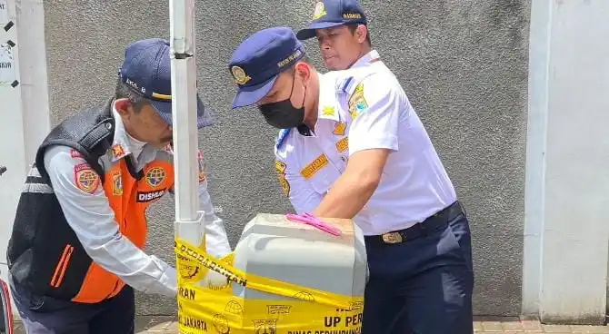Dishub dan DPRD DKI Segel 4 Parkir Ilegal di Jakarta (Foto: Repro)