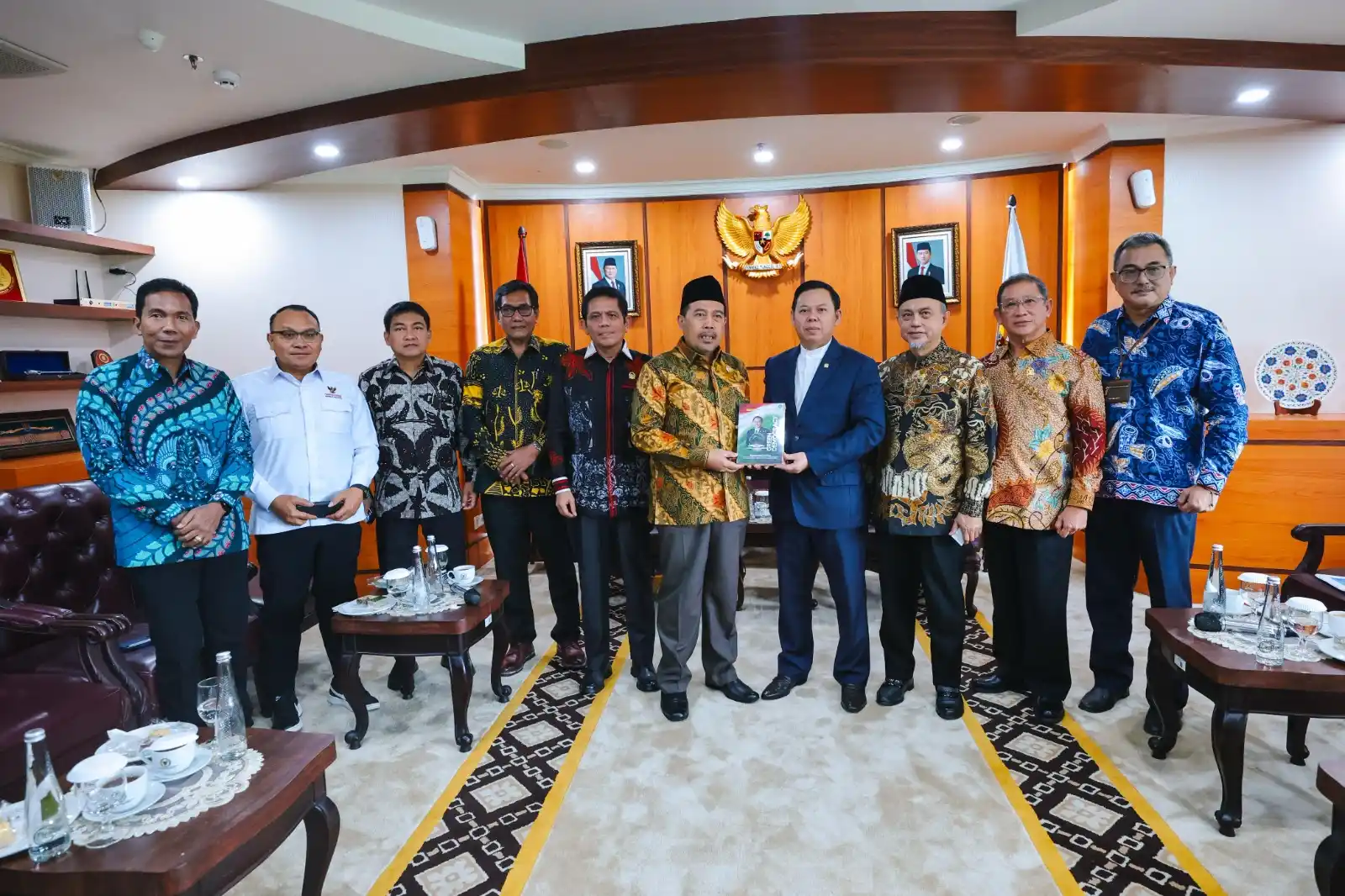 Sultan saat menerima delegasi Ombudsman RI di Gedung Nusantara III, Kompleks Parlemen, Jakarta. (Foto: Dok MI)