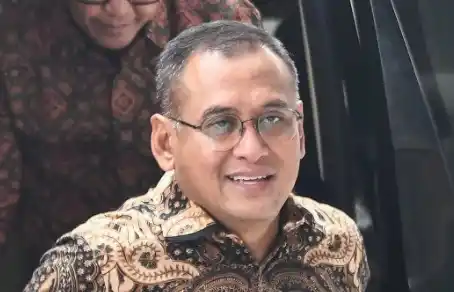 Direktur Utama PT Pupuk Indonesia (Persero) Rahmad Pribadi saat mendatangi Gedung Merah Putih KPK, Jakarta, Senin (10/3/2025).