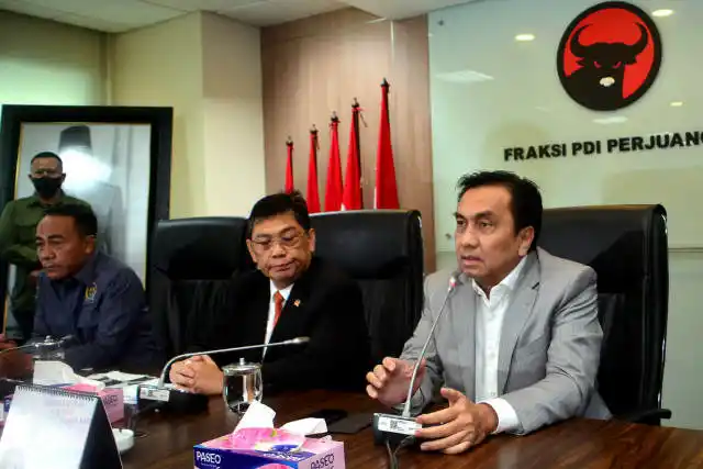 Effendi Simbolon (kanan) (Foto: Dok MI)