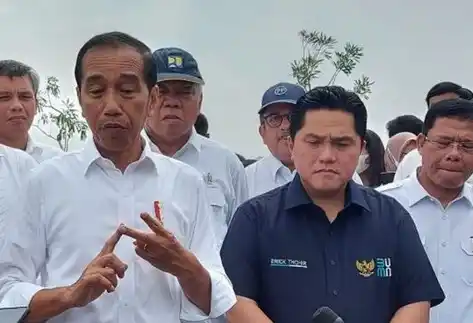 Joko Widodo (kiri) dan Menteri BUMN Erick Thohir (kanan) (Foto: Dok MI)