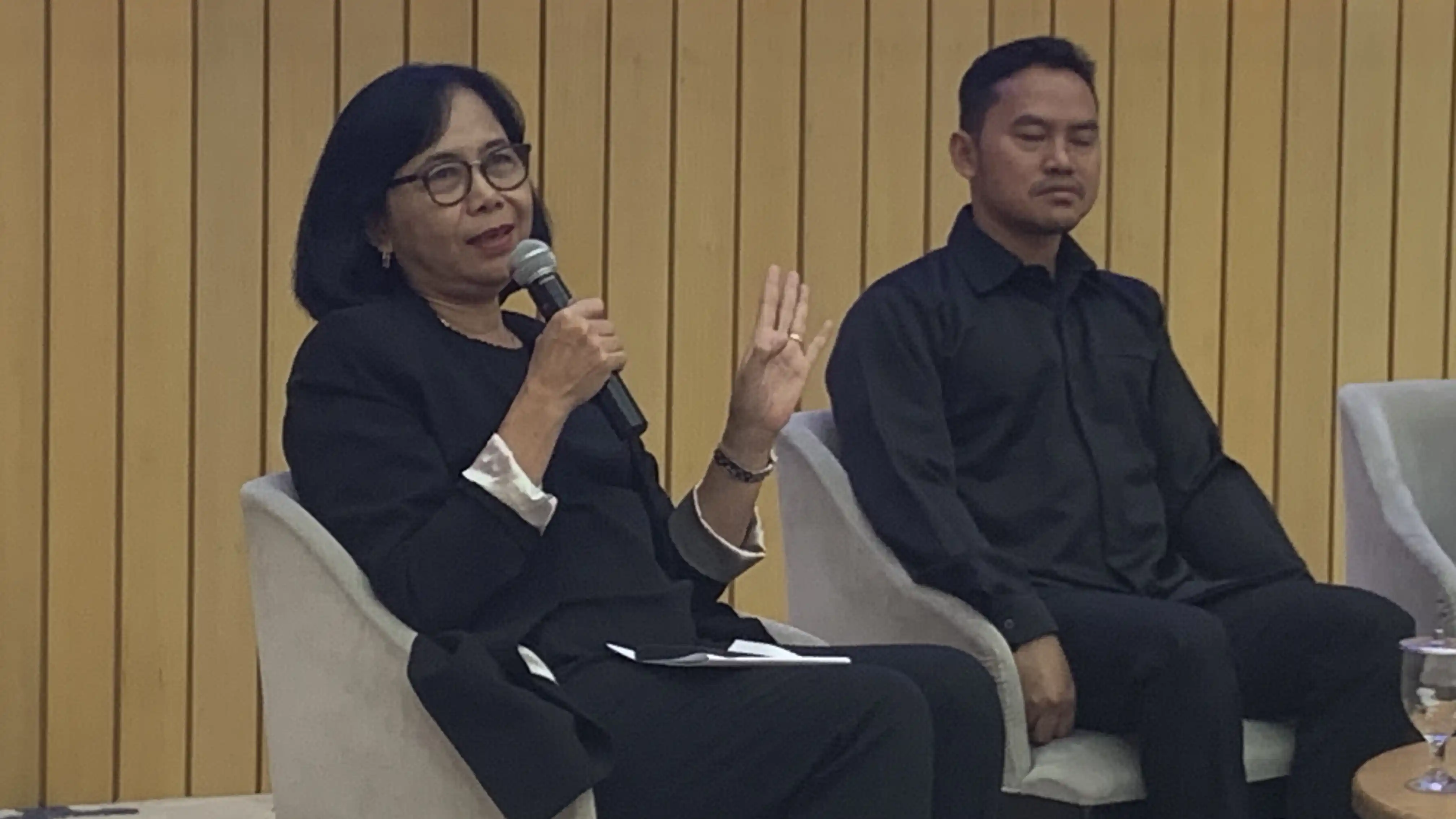 Wakil Ketua Komisi X DPR, Esti Wijayati (kiri). (Foto:Zul Sikumbang)