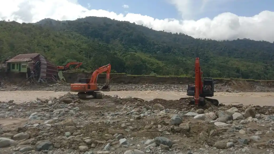 Kementerian Pekerjaan Umum (PU) mempercepat pemulihan  jalur Lintas Tengah di Aceh