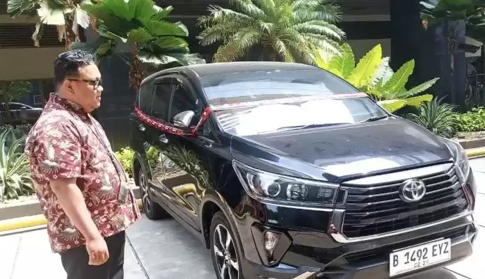 Satu unit Toyota Innova Venturer yang disita KPK dari putri SYL. (Foto: Antara)