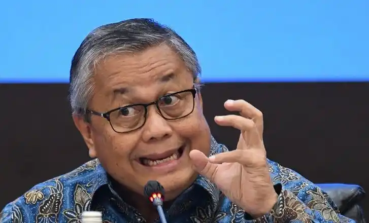 Gubernur Bank Indonesia (BI) Perry Warjiyo menyampaikan hasil rapat berkala Komite Stabilitas Sistem Keuangan (KSSK) I Tahun 2025 di Jakarta, Jumat (24/1/2025).