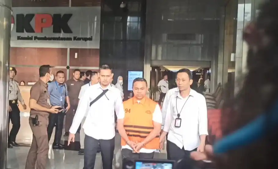 Gubernur Riau, Abdul Wahid mengenakan rompi tahanan KPK (Foto: Dok/MI/Alb)