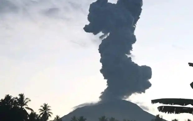 Gunung Ibu di Halmahera Barat, Maluku Utara Erupsi, Tinggi Letusan Mencapai 2,5 Km (Foto: PVMBG)