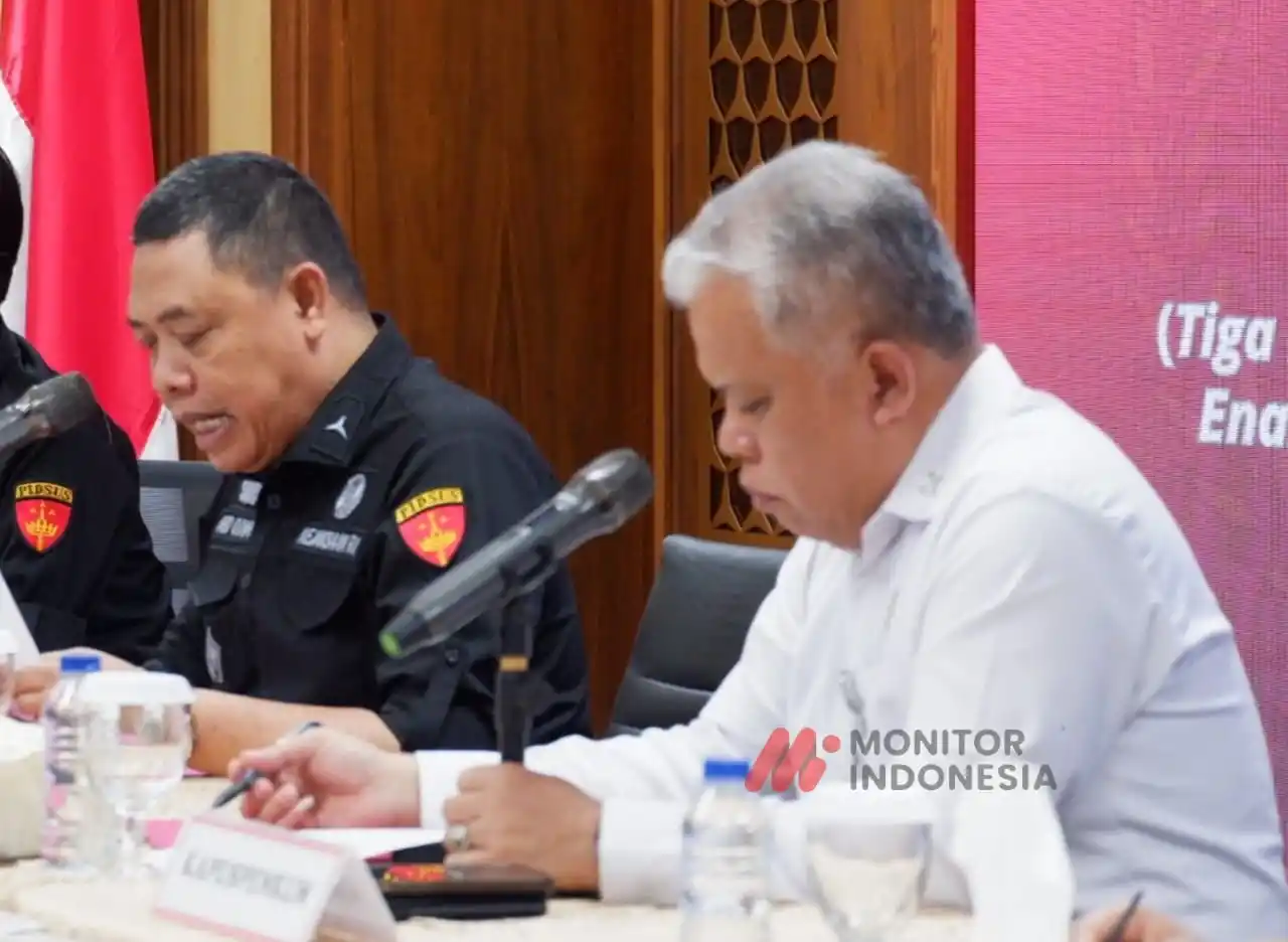 Kepala Pusat Penerangan Hukum (Kapuspenkum) Kejagung, Harli Siregar (kanan) dan Dirdik Jampidsus Kejagung, Abdul Qohar (kiri) (Foto: Dok MI)